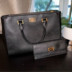 Michael kors purse and wallet set